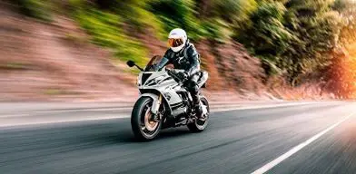 Motos